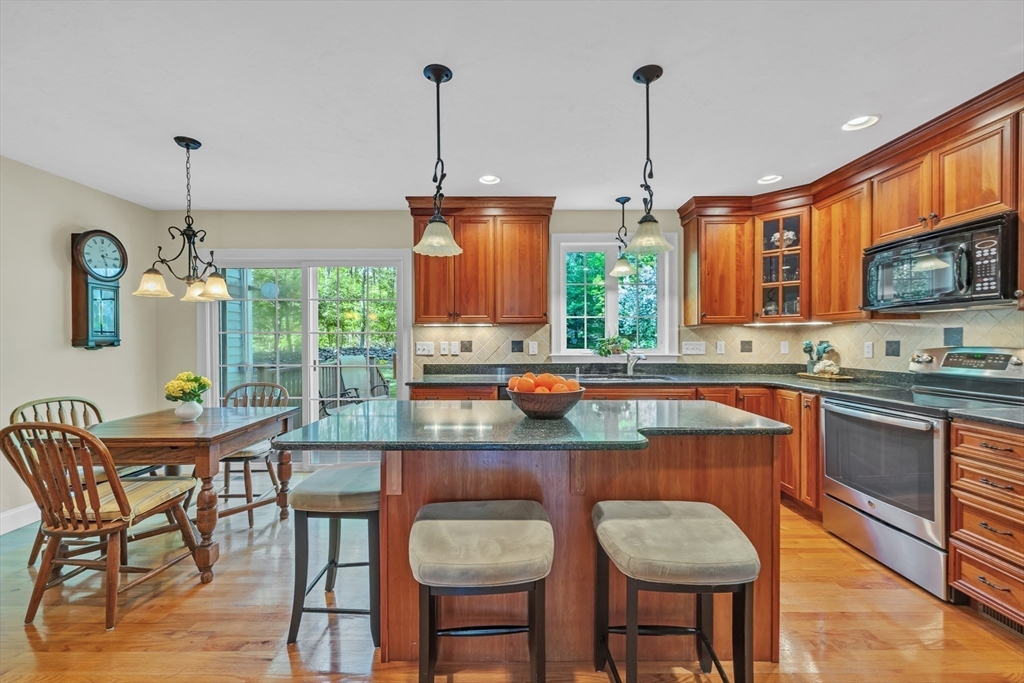 10 Turner Ln, Sturbridge, MA Photo #13