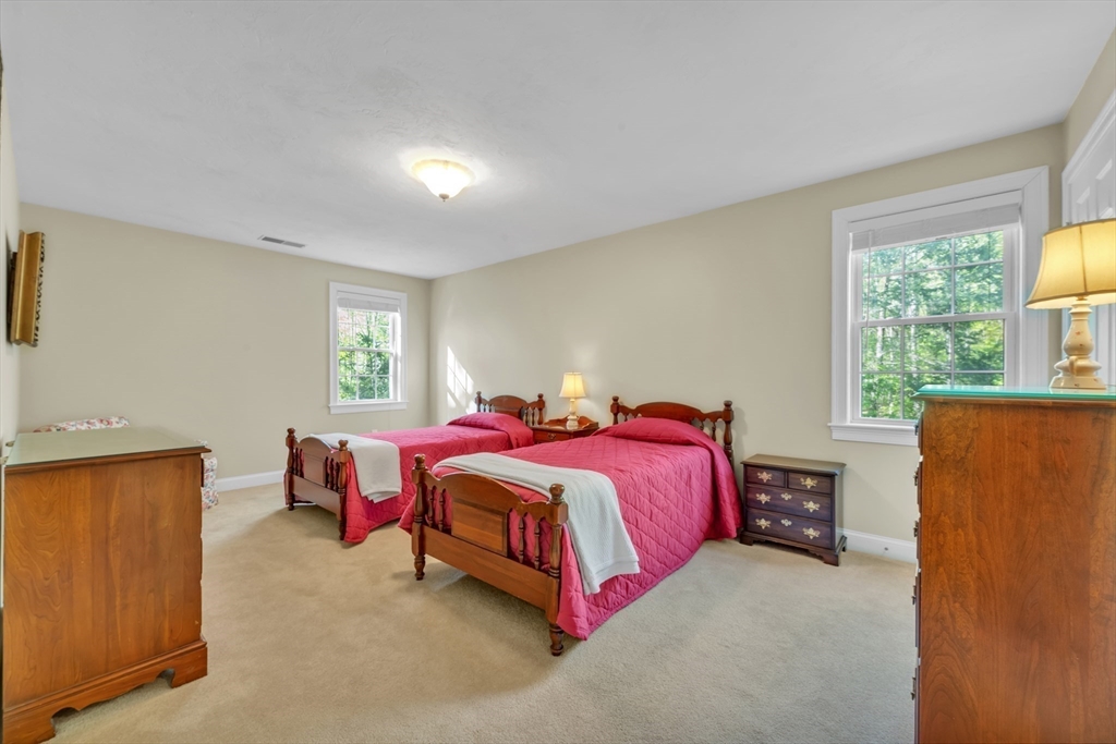 10 Turner Ln, Sturbridge, MA Photo #31