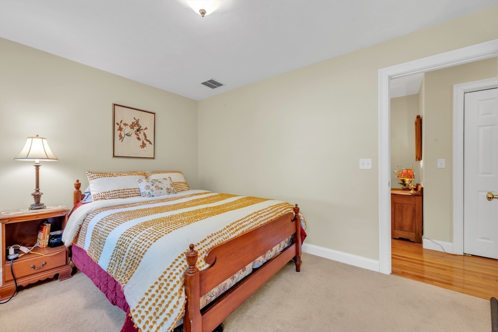 10 Turner Ln, Sturbridge, MA Photo #30