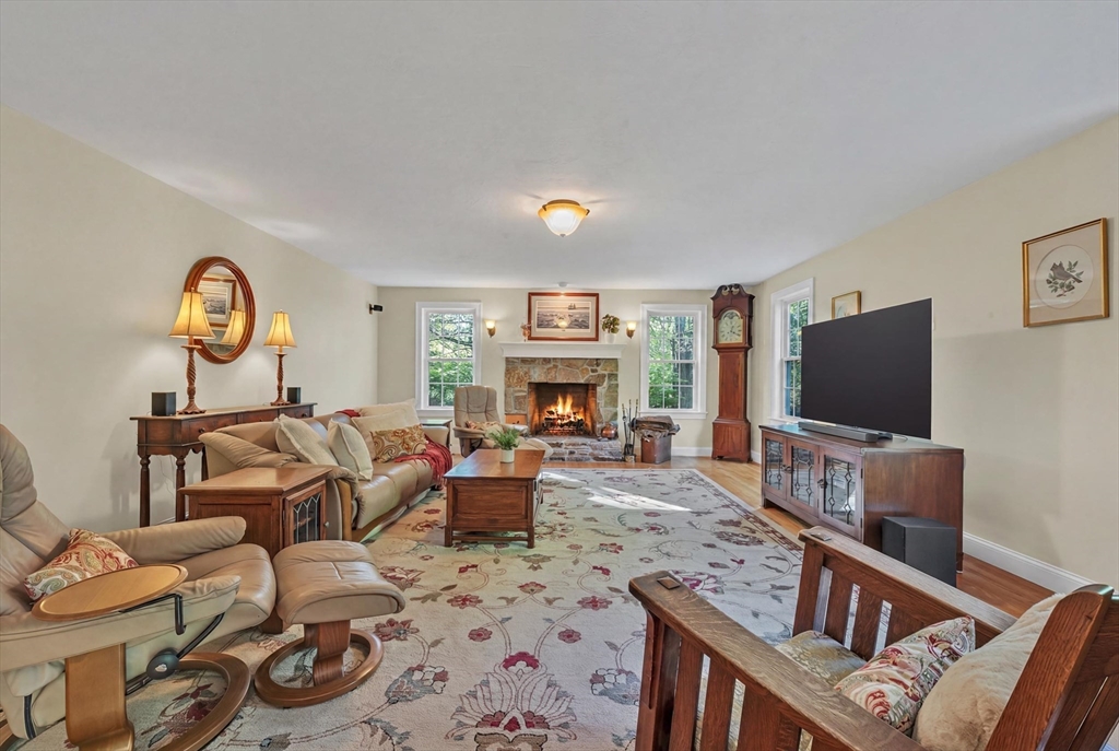 10 Turner Ln, Sturbridge, MA Photo #8