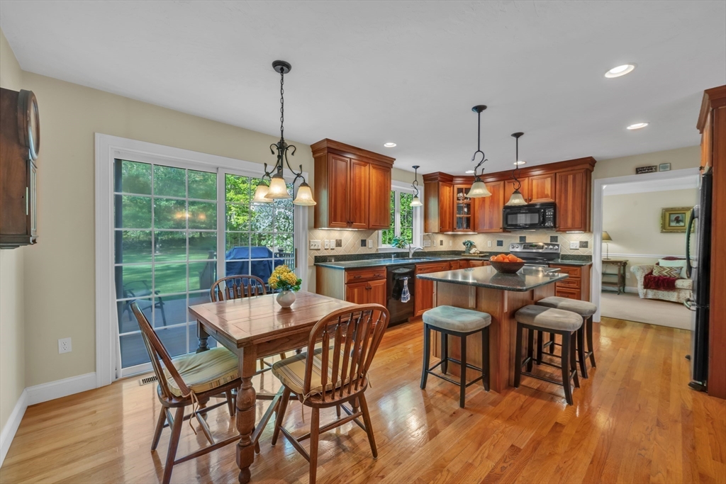 10 Turner Ln, Sturbridge, MA Photo #12