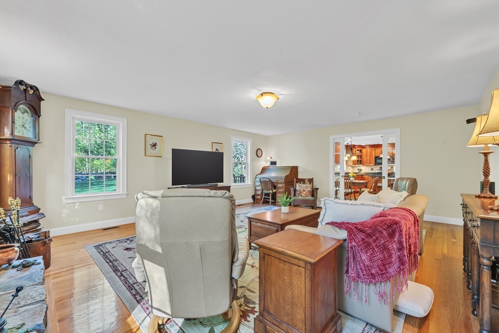 10 Turner Ln, Sturbridge, MA Photo #10