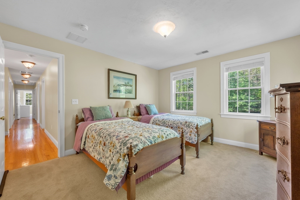 10 Turner Ln, Sturbridge, MA Photo #34