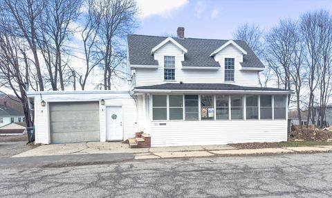 93 Greenwood St Gardner MA 01440