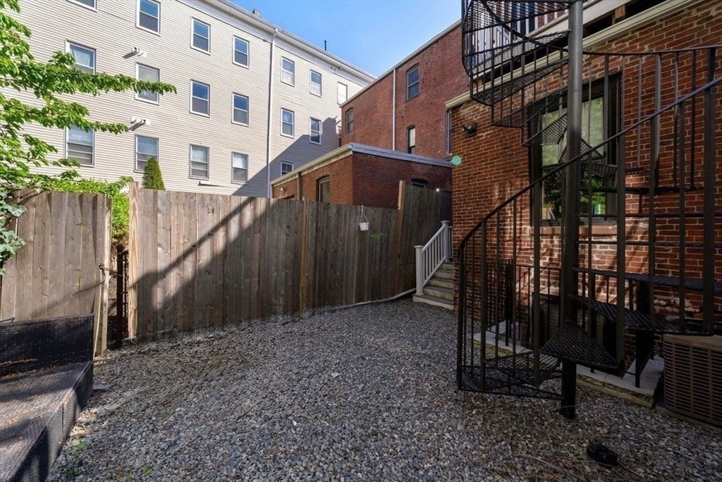 209 Green ST #1, Cambridge, MA Photo #21