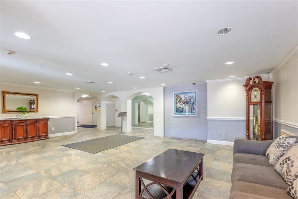 115 W Squantum St 616