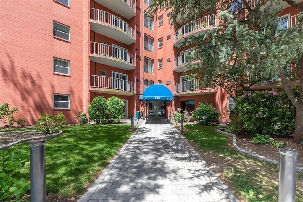 115 W Squantum St 616