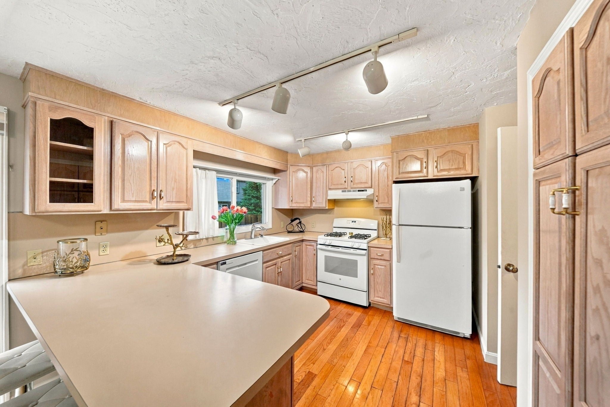 399 Pond St #D#1, Braintree, MA Photo #3