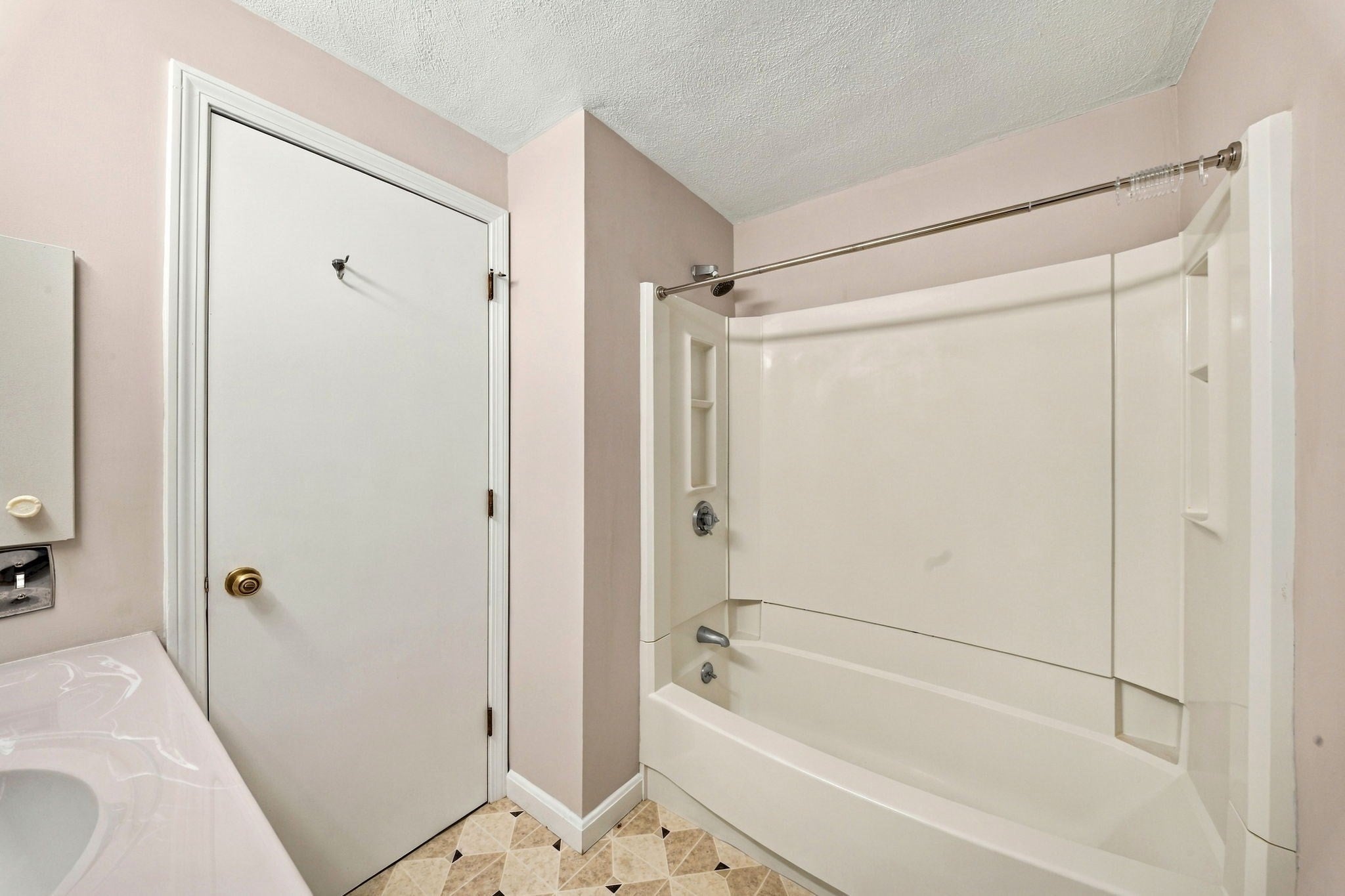 399 Pond St #D#1, Braintree, MA Photo #30