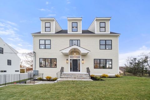 24 Mt Zion Rd Melrose MA 02176