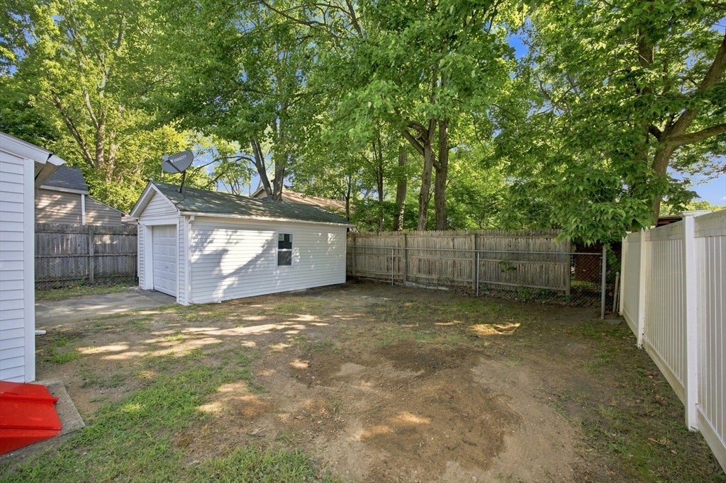 15 Alice St, Springfield, MA Photo #21