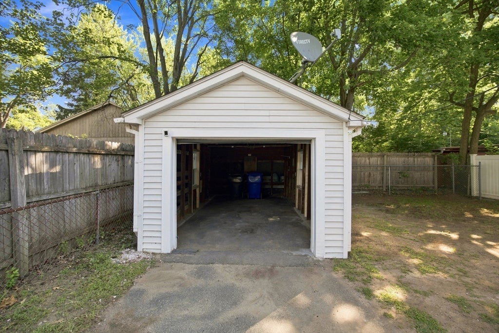 15 Alice St, Springfield, MA Photo #23