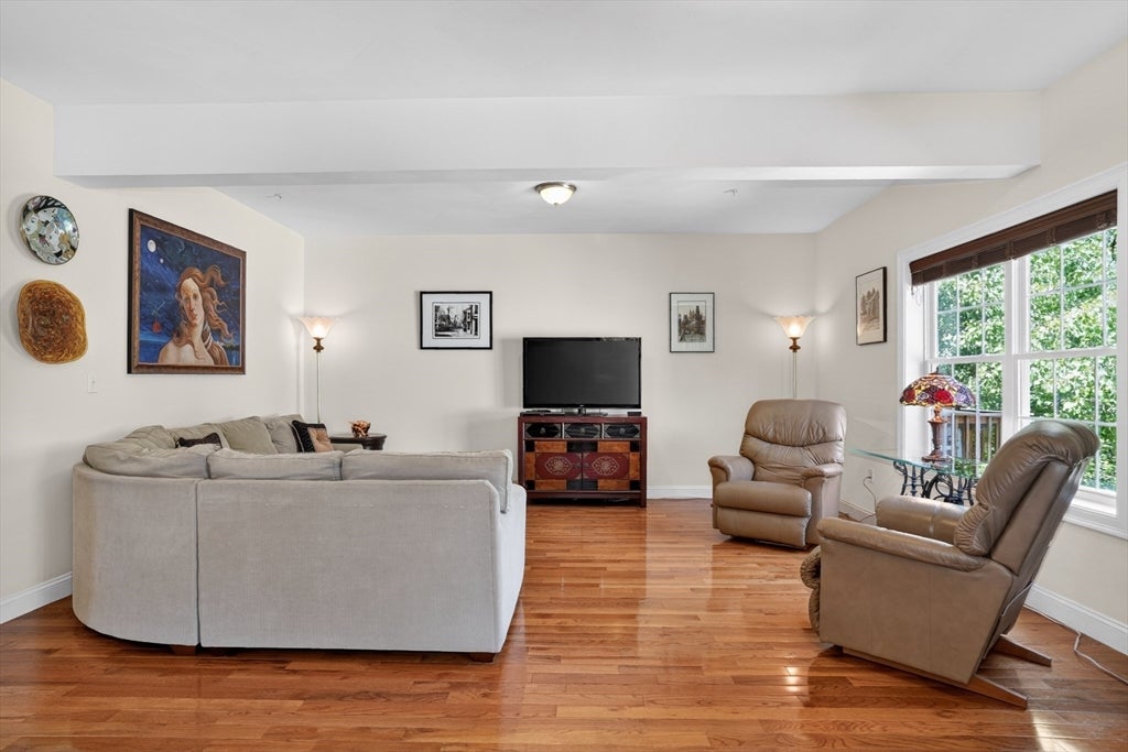 11 Nolan Ct 11