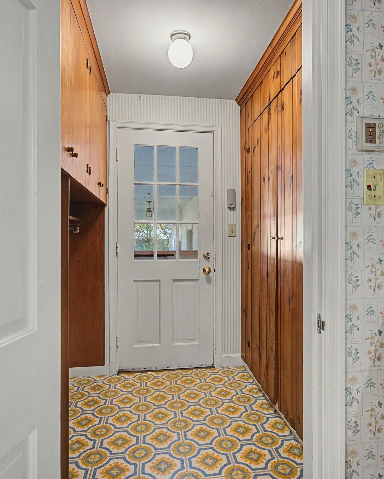 8 James Street, Greenfield, MA, 8 James Street, Greenfield, MA Photo #16