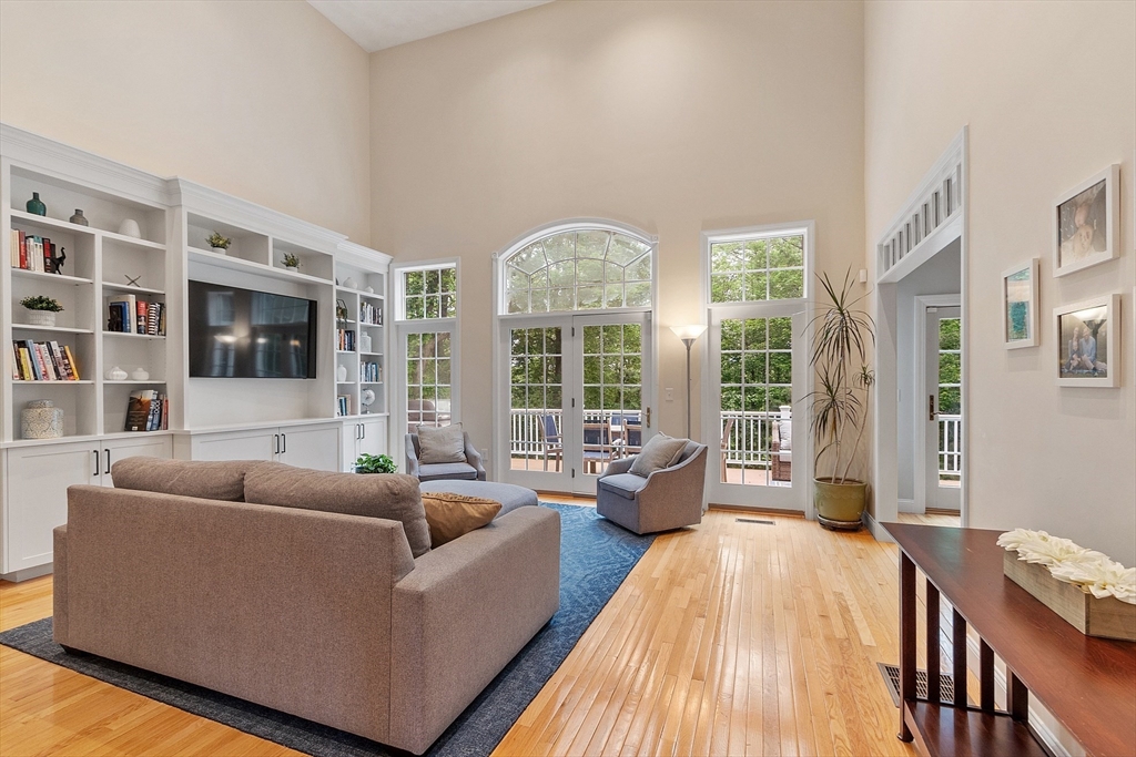 10 Londonderry Lane