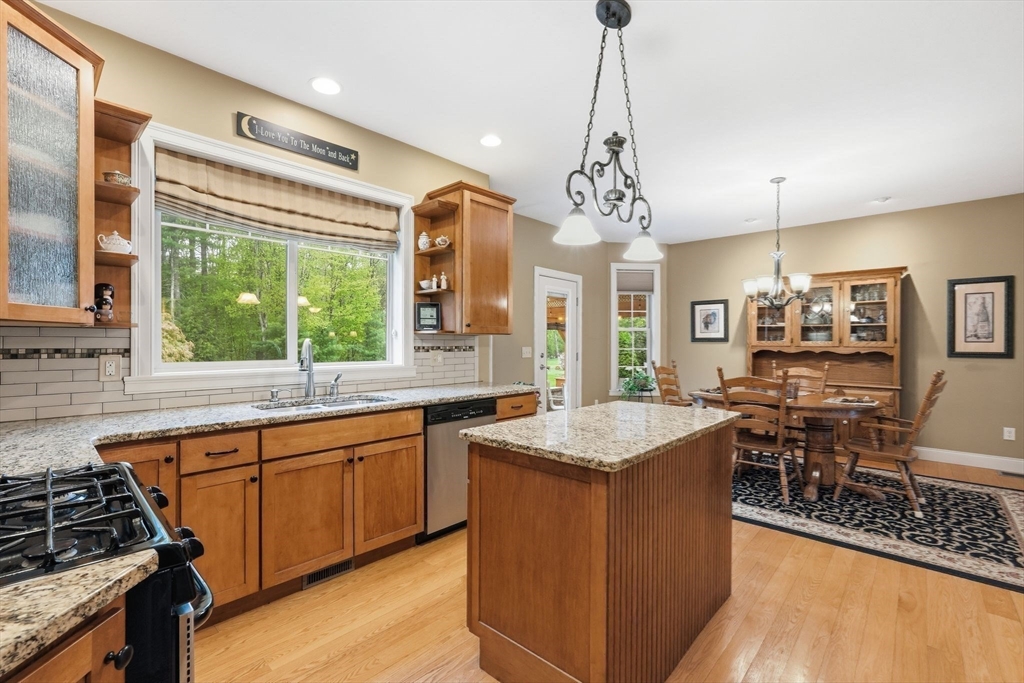 59 Gilbert Rd, Southampton, MA Photo #13