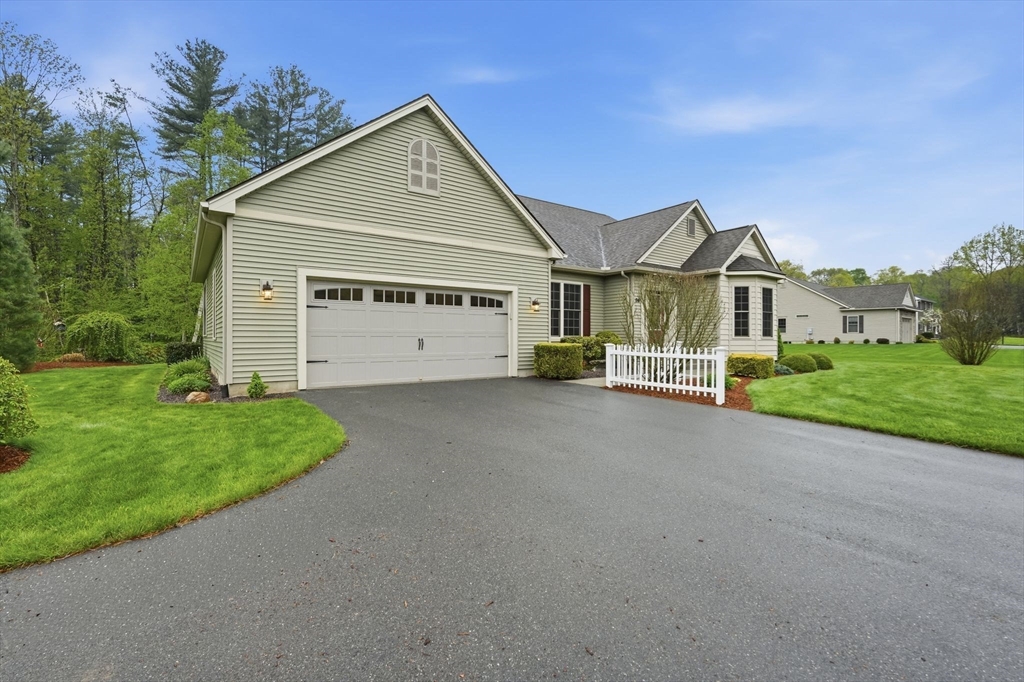 59 Gilbert Rd, Southampton, MA Photo #3