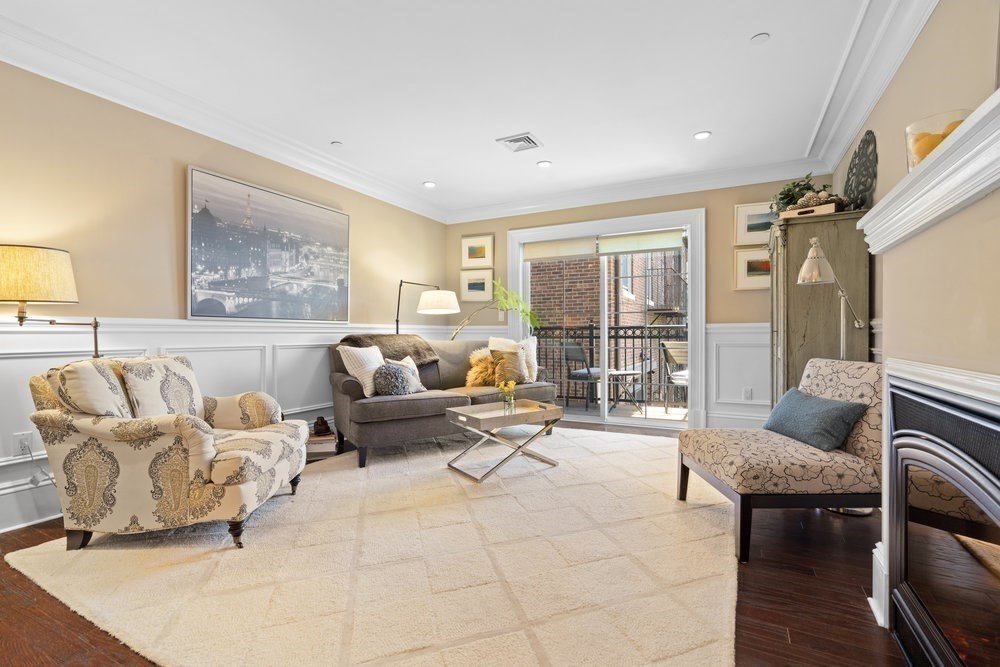 606 East Fourth Street 203