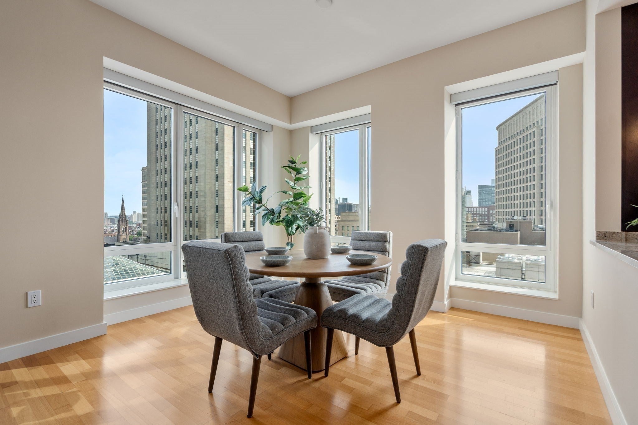 400 Stuart St 16B