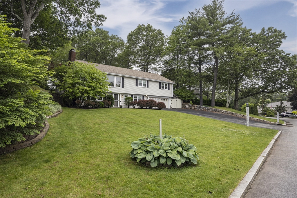 19 Pilgrim Dr