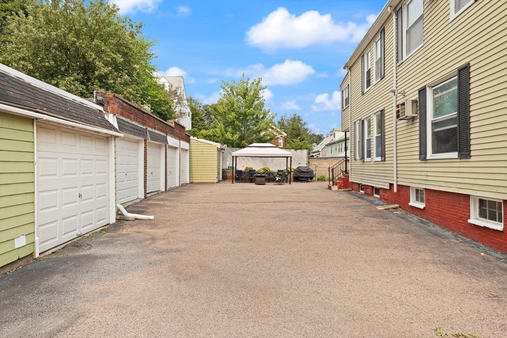 6 Greenville Ct