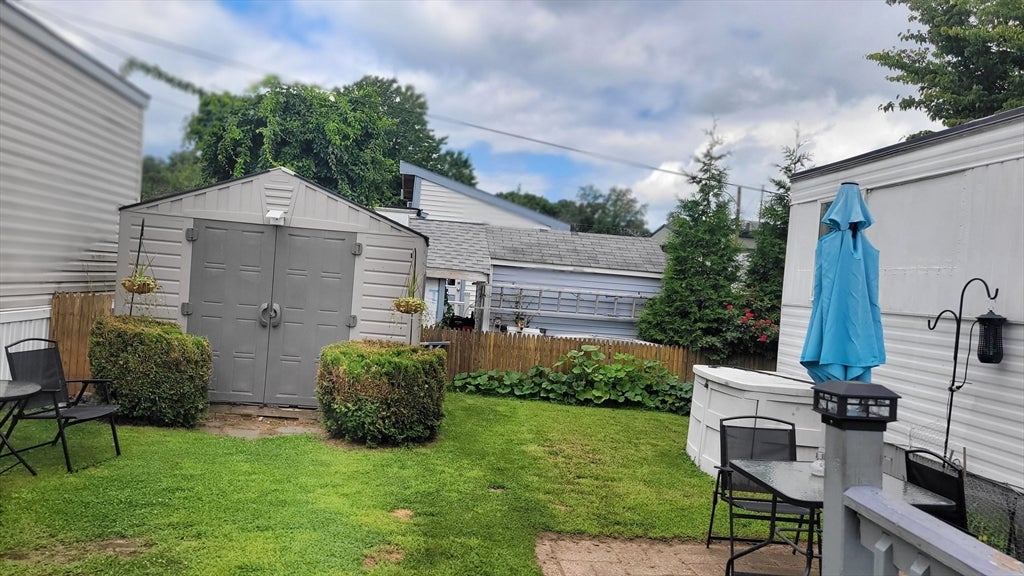 261 Newbury 49B