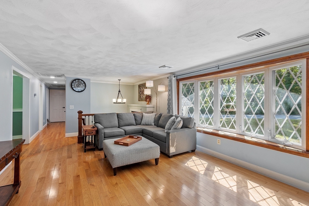 20 Meredith Rd