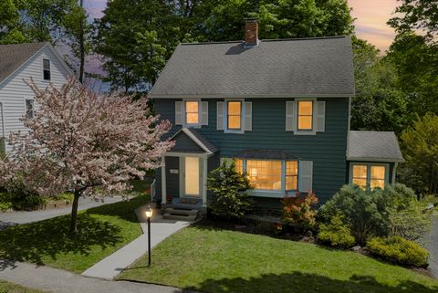 Photo of 71 Morningside Rd, Worcester, MA 01602 (MLS # 73519671)