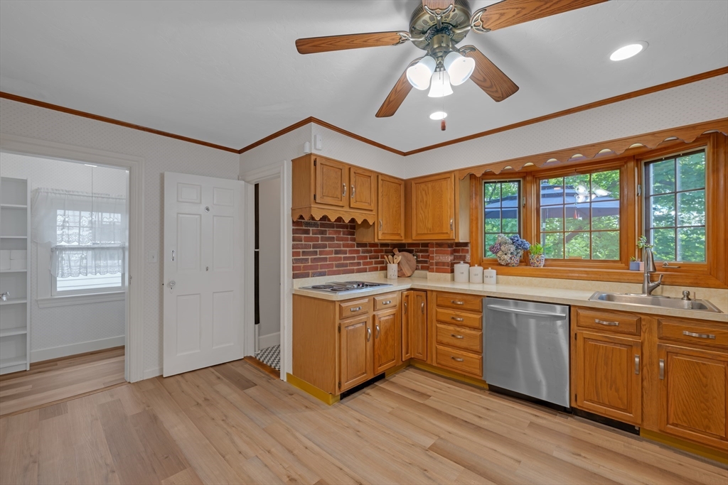 71 Morningside Rd, Worcester, MA, 71 Morningside Rd, Worcester, MA Photo #7