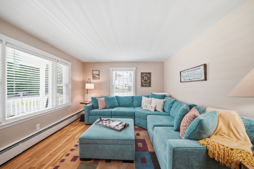 105 Locke Rd, Chelmsford, MA, 105 Locke Rd, Chelmsford, MA Photo #4