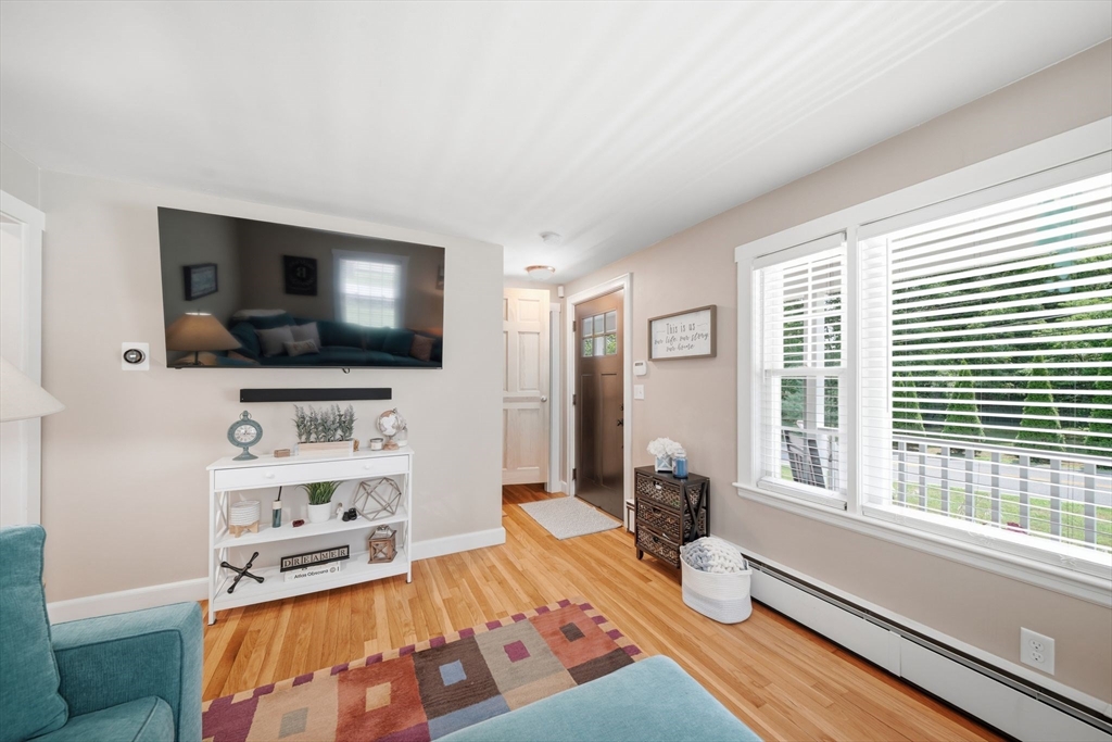 105 Locke Rd, Chelmsford, MA, 105 Locke Rd, Chelmsford, MA Photo #2