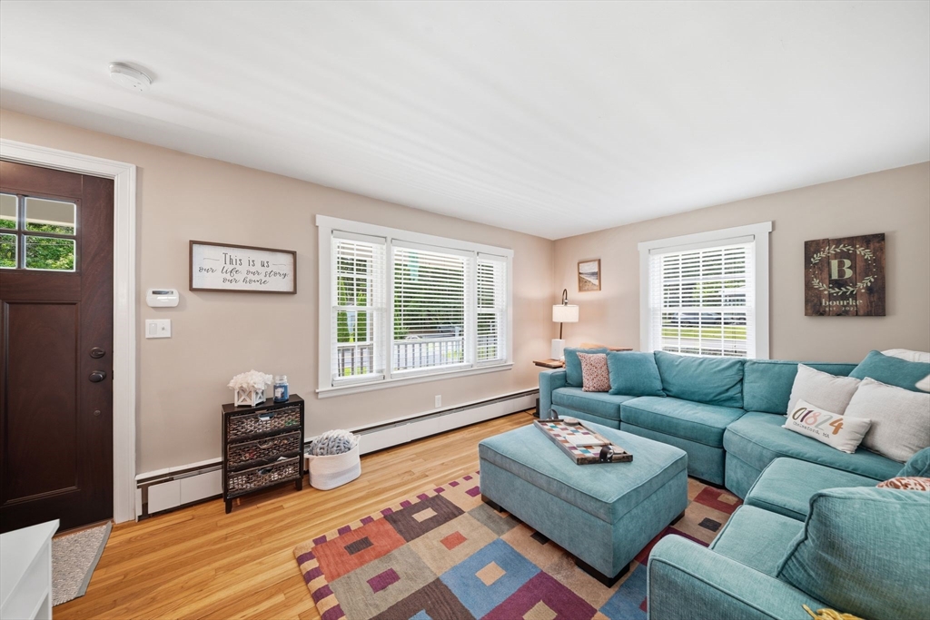 105 Locke Rd, Chelmsford, MA, 105 Locke Rd, Chelmsford, MA Photo #3