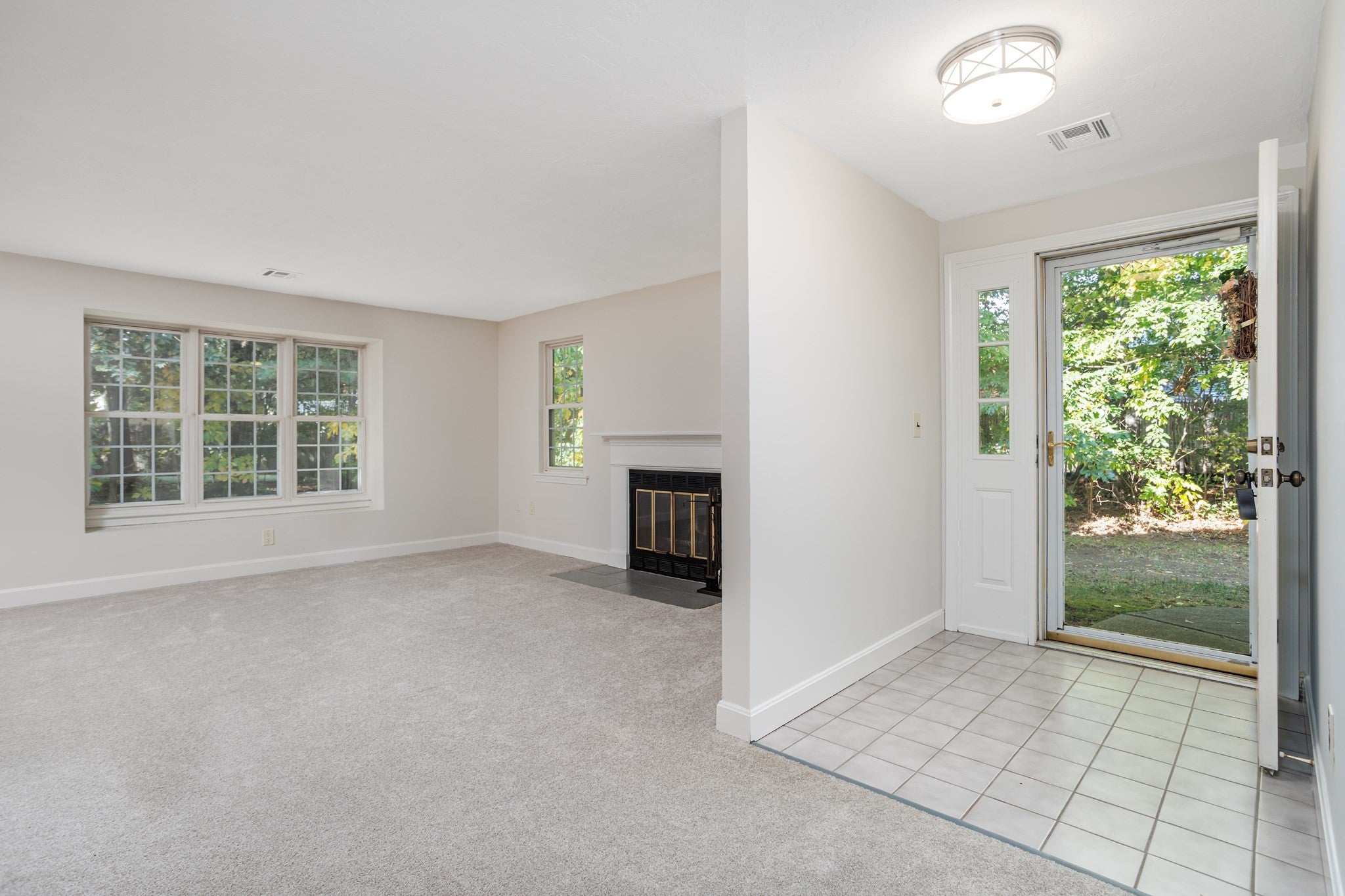 303 Ridgefield Circle #303D, Clinton, MA, 303 Ridgefield Circle #303D, Clinton, MA Photo #3