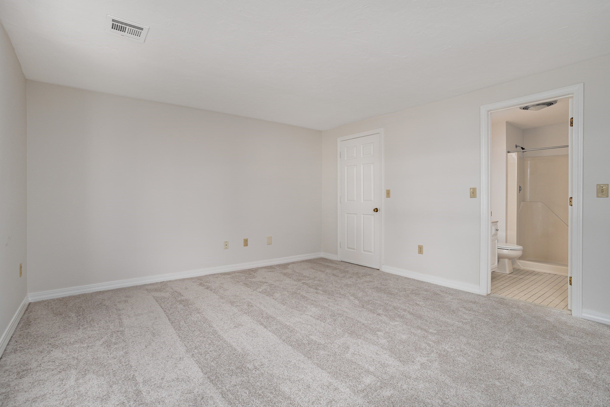 303 Ridgefield Circle #303D, Clinton, MA, 303 Ridgefield Circle #303D, Clinton, MA Photo #22