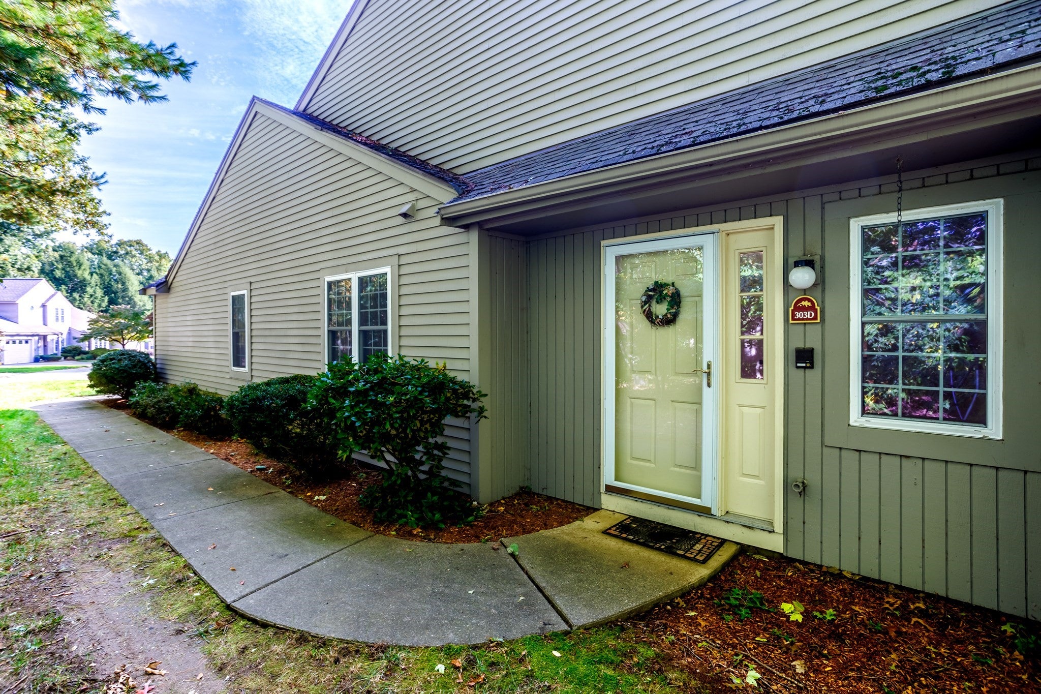 303 Ridgefield Circle #303D, Clinton, MA, 303 Ridgefield Circle #303D, Clinton, MA Photo #2