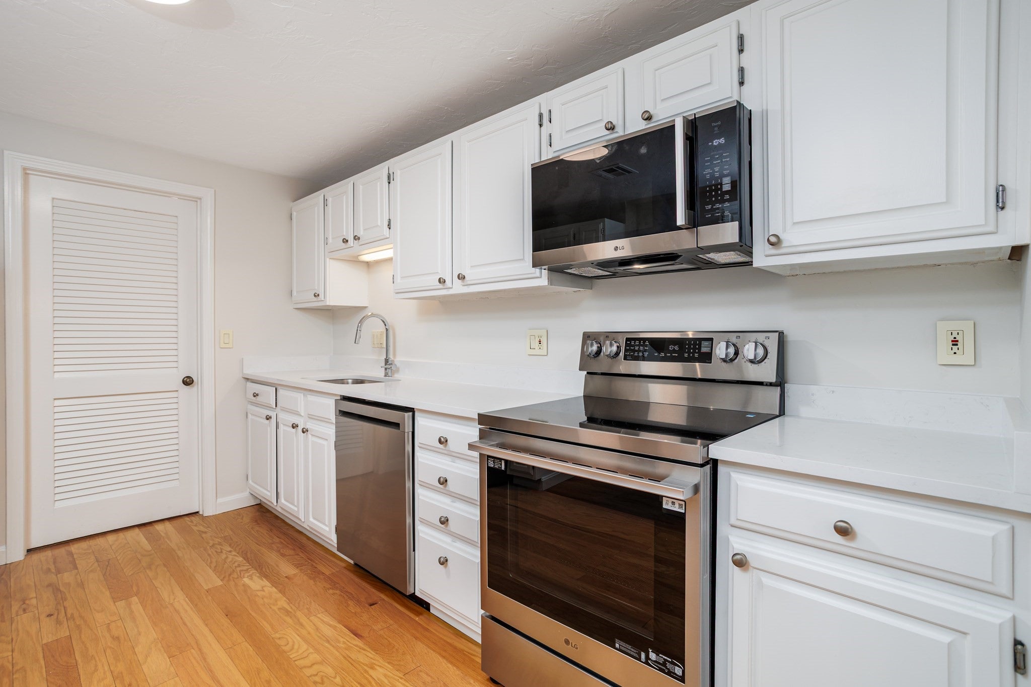 303 Ridgefield Circle #303D, Clinton, MA, 303 Ridgefield Circle #303D, Clinton, MA Photo #12