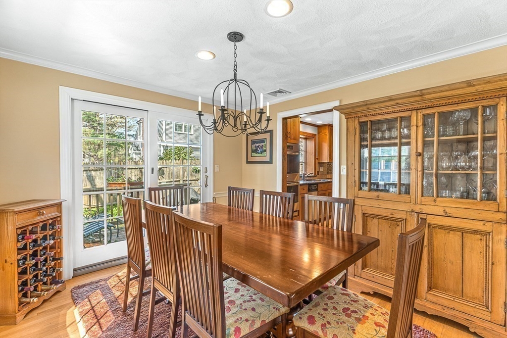 90 Edgemoor Ave