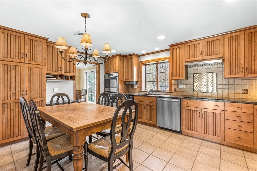 90 Edgemoor Ave