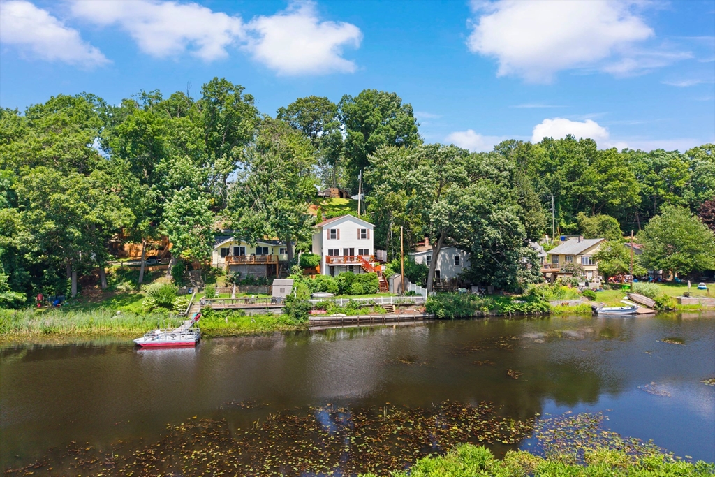 20 Pond Dr
