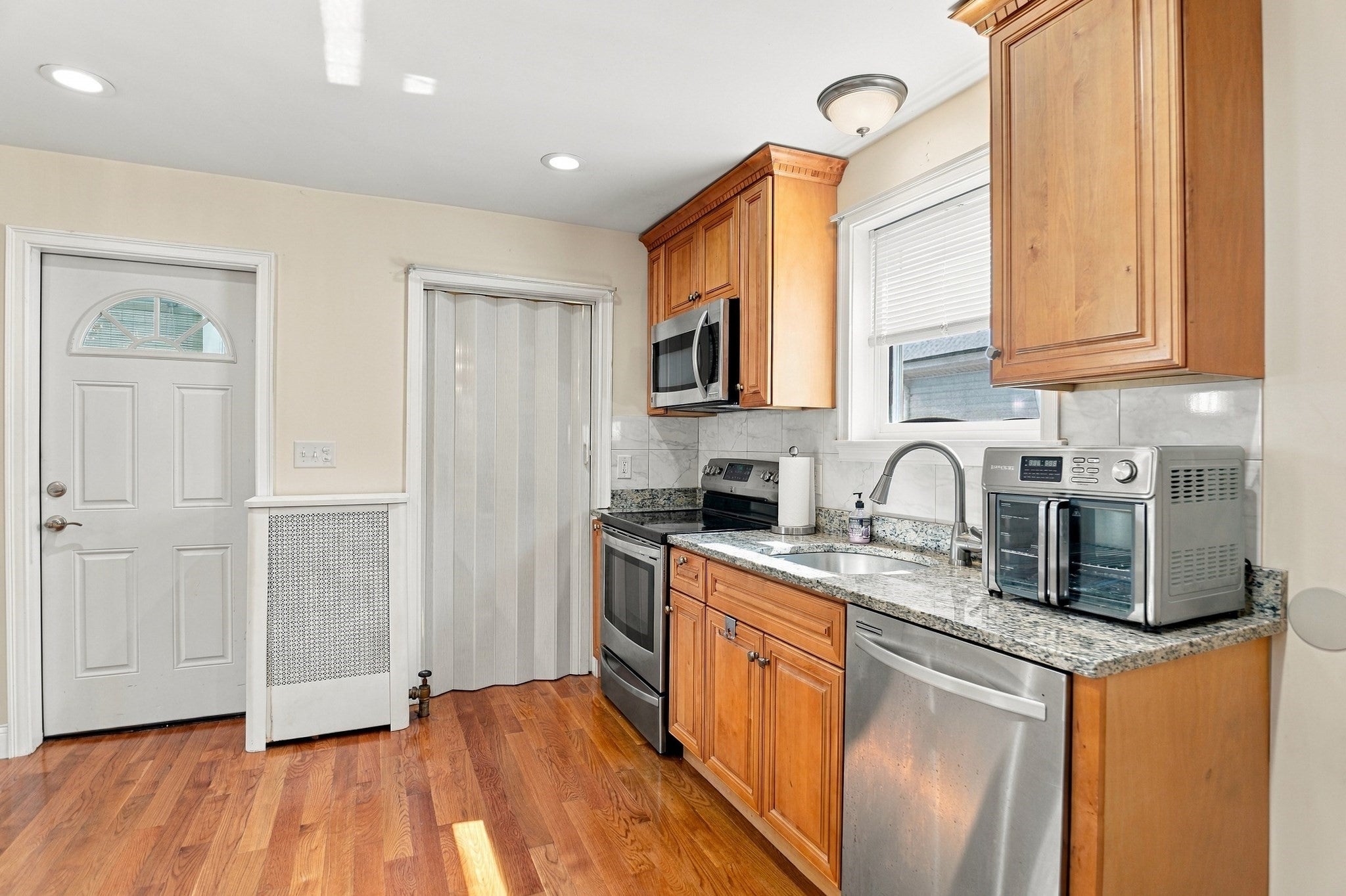 7 Geneva Avenue, Lynn, MA Photo #12