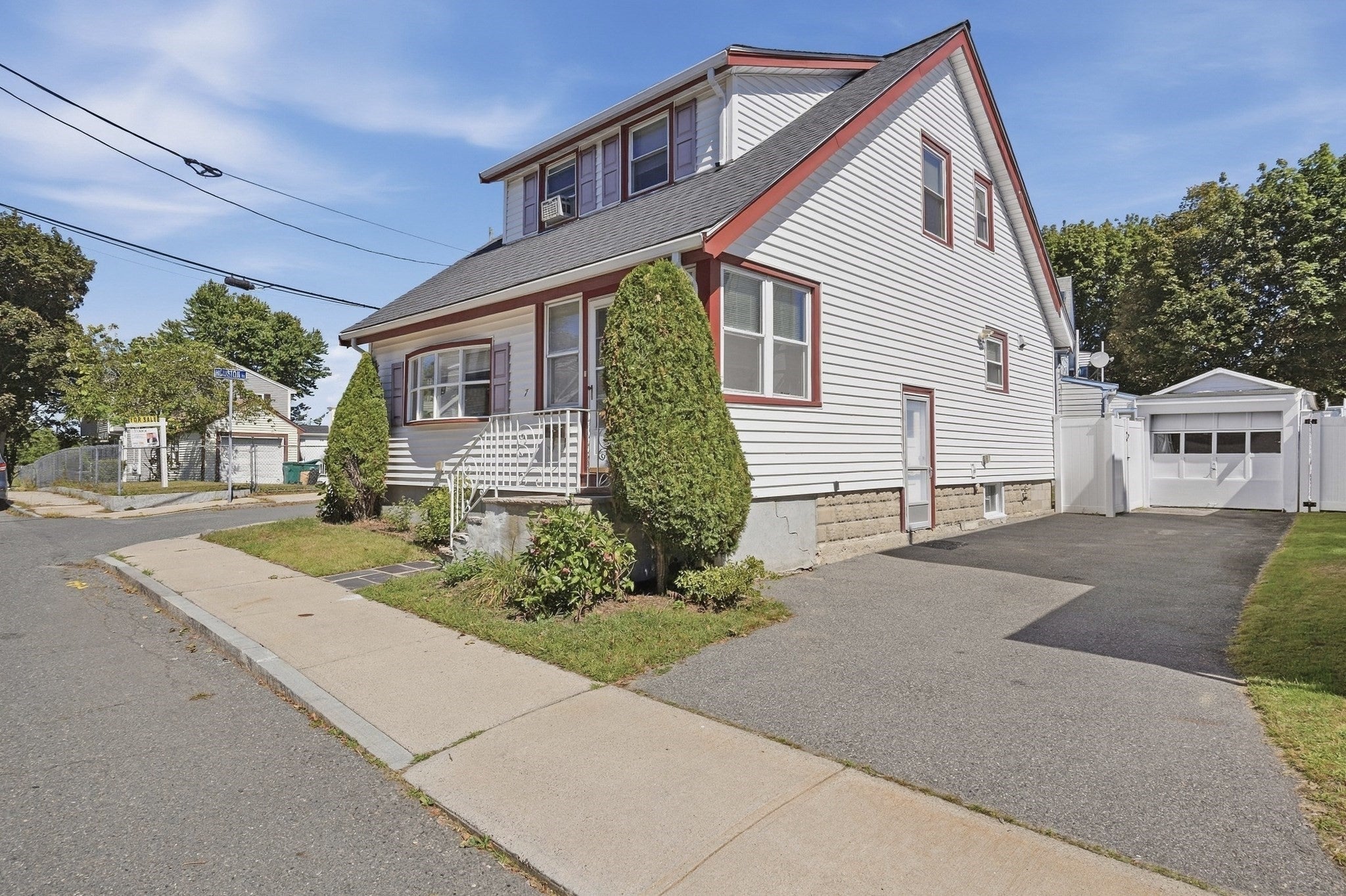 7 Geneva Avenue, Lynn, MA Photo #2