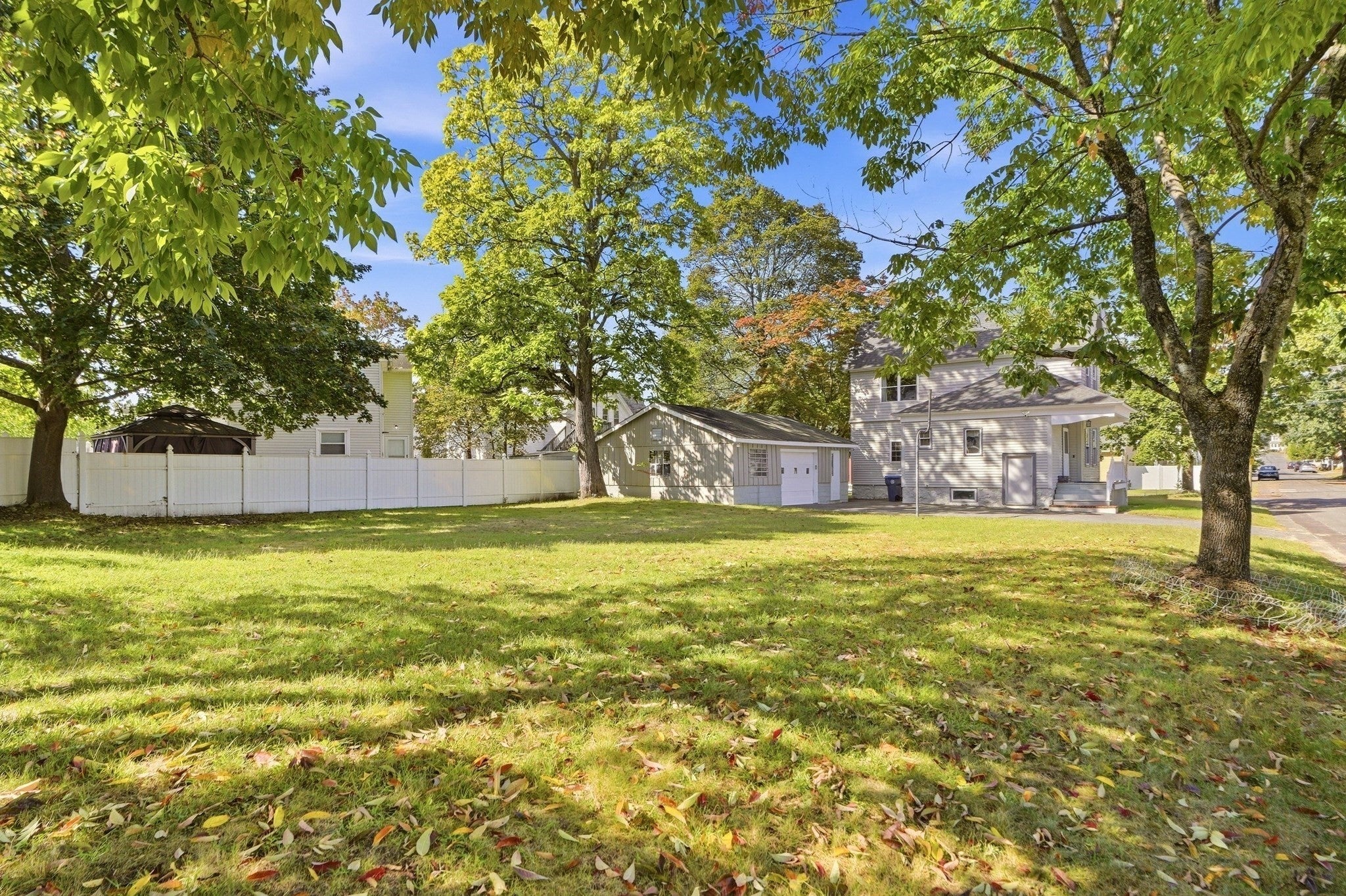 27 Arthur St, Methuen, MA Photo #31