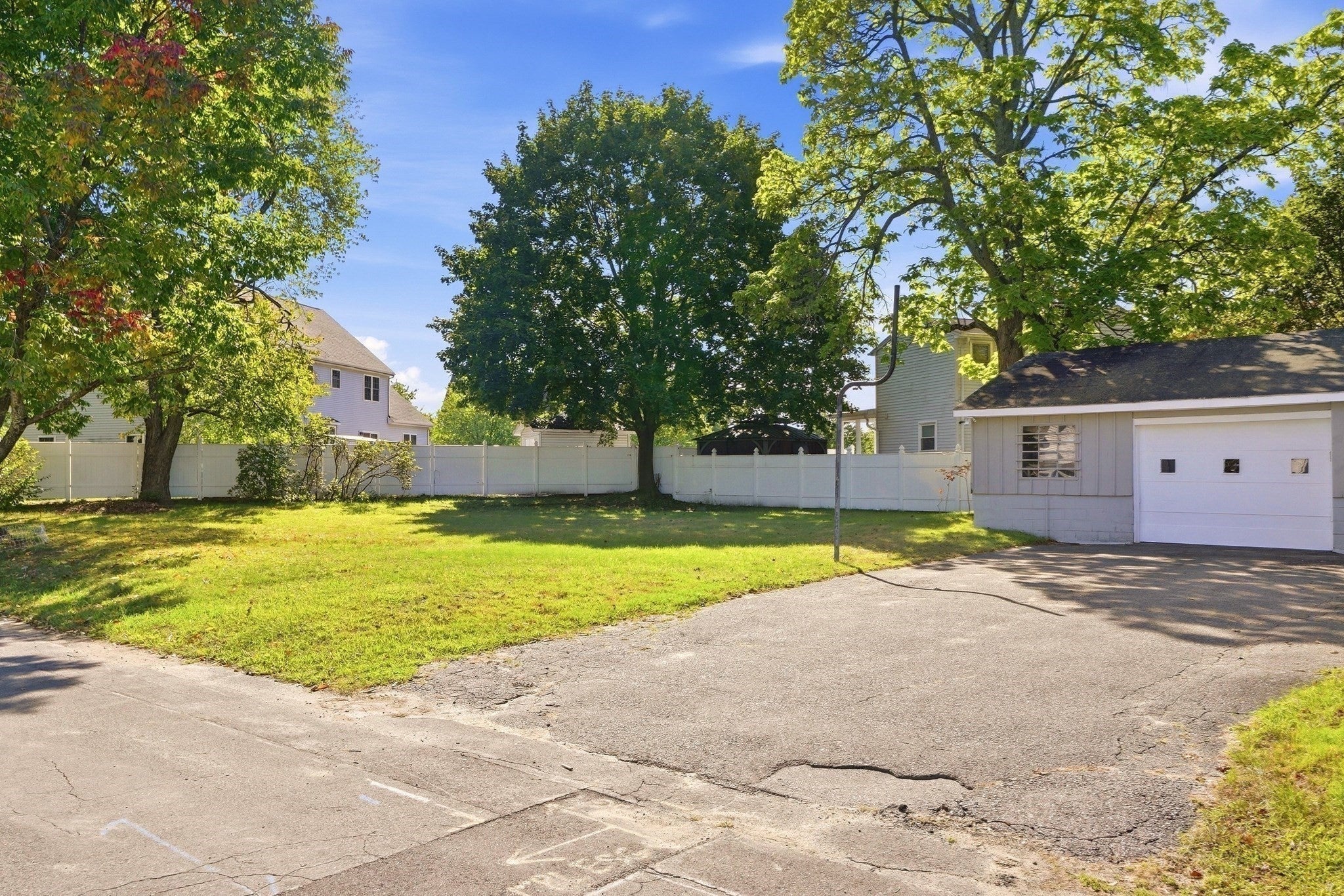 27 Arthur St, Methuen, MA Photo #35