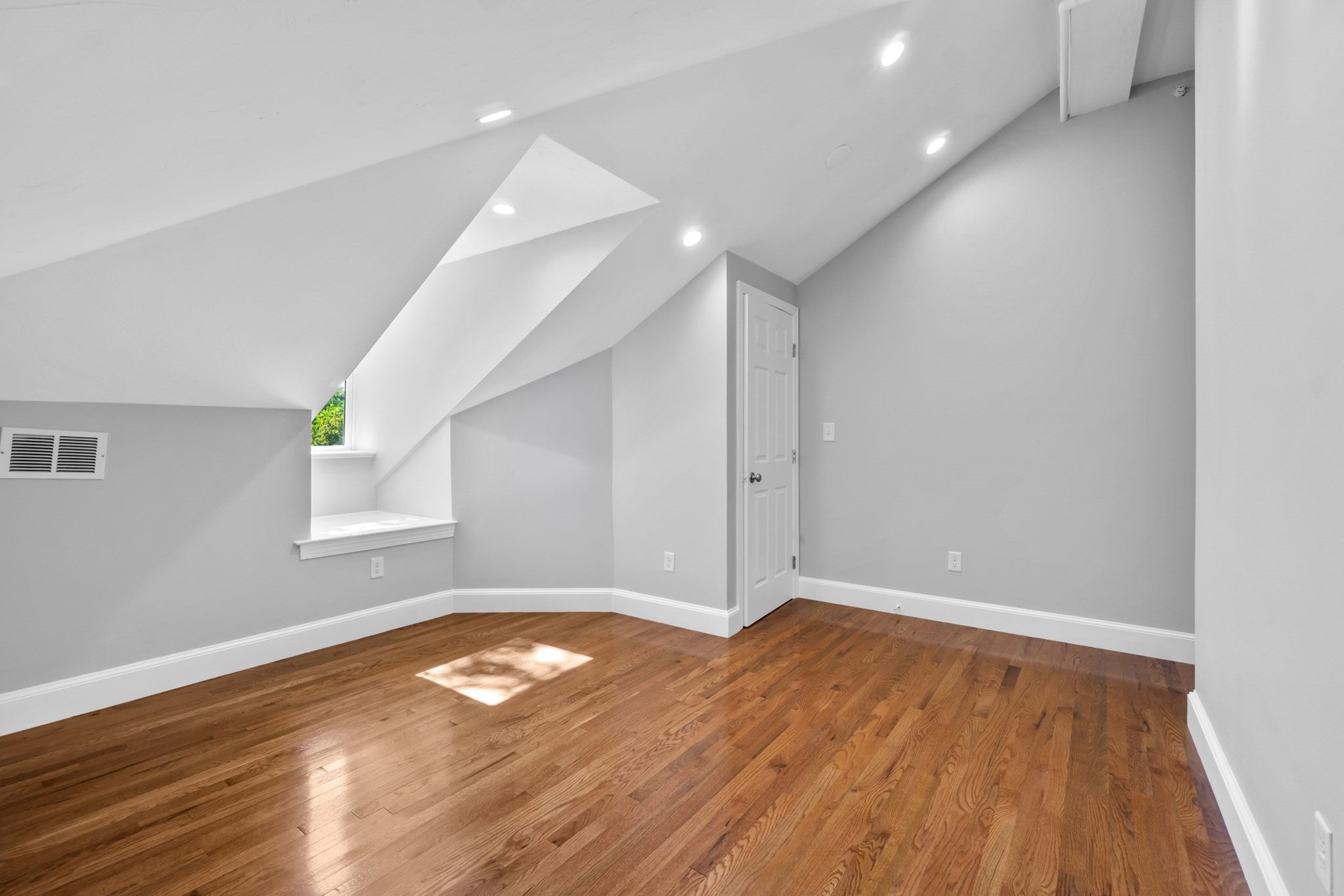 55 Sunnyside ST #3, Boston, MA, 55 Sunnyside ST #3, Boston, MA Photo #16