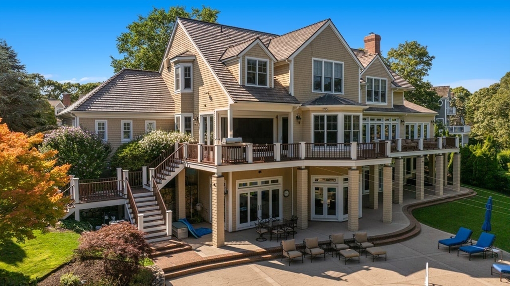 Mashpee, Massachusetts 02649, United States, 6 Bedrooms Bedrooms, ,8 BathroomsBathrooms,Residential,Active,190592