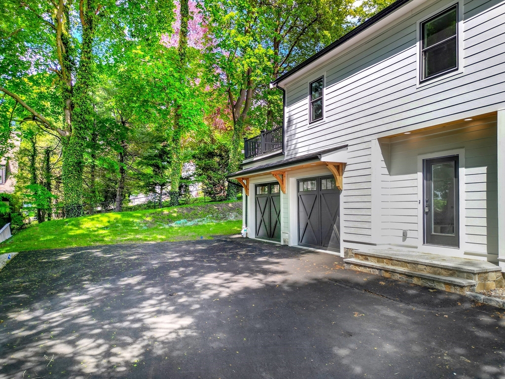 8 Chestnut St