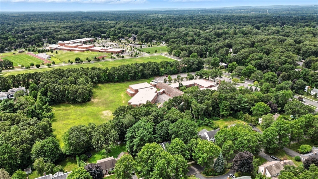 59 Lawrence Dr