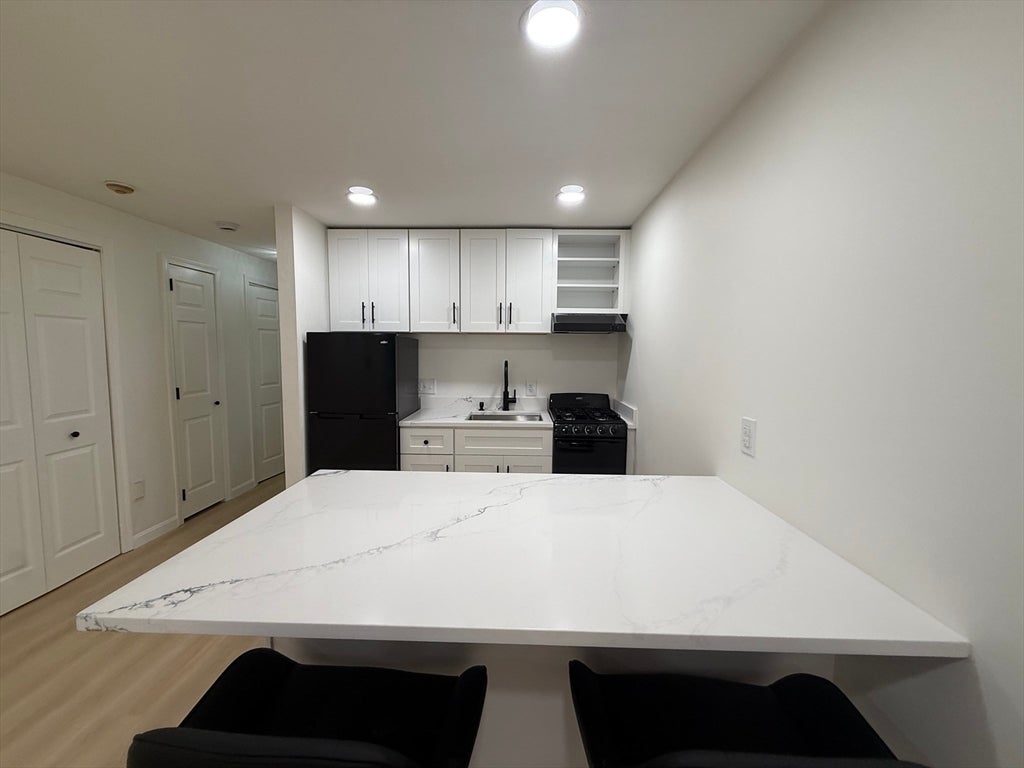 Photo of 2 Greenbriar Dr, North Reading, MA