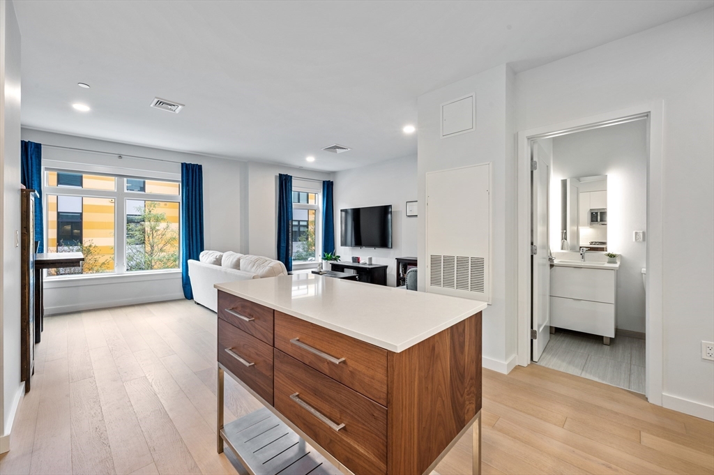 7 Lisbon St 201
