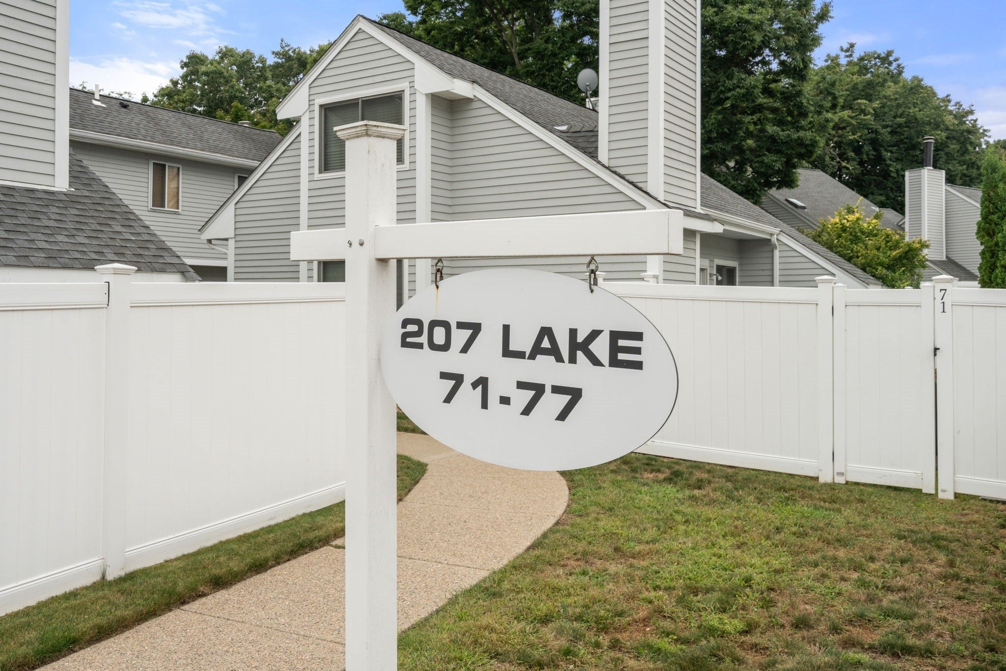207 Lake St 77